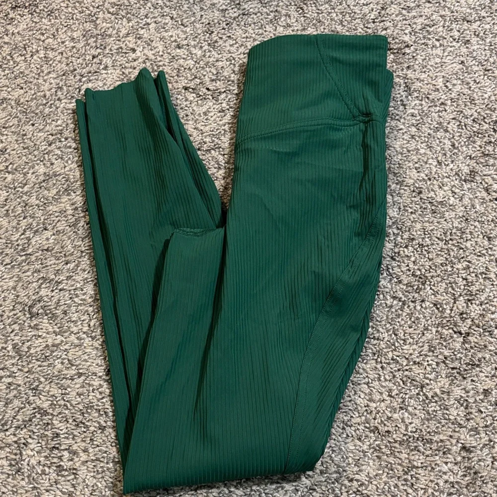 Lululemon Base Pace High-Rise Ribbed Tight 25" size 2
